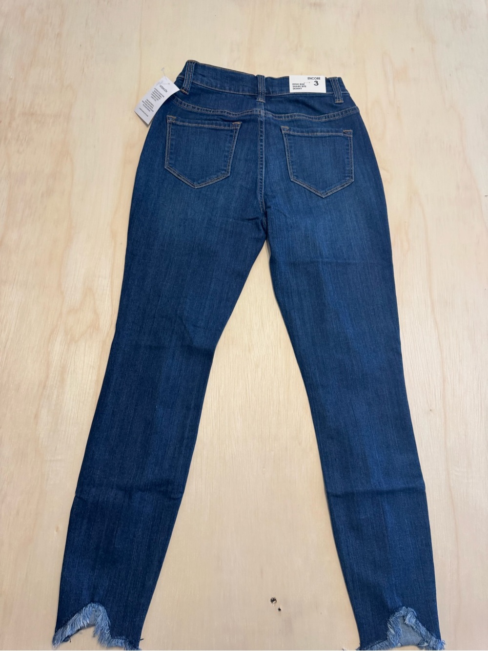 🆕High Rise Distressed Jeans - Picture 7 of 7